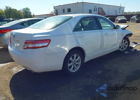 2011 Toyota Camry Le z USA, uszkodzony, nr VIN 4T1BF3EK6BU657606